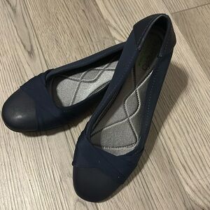 Beartraps memory foam slip on shoes